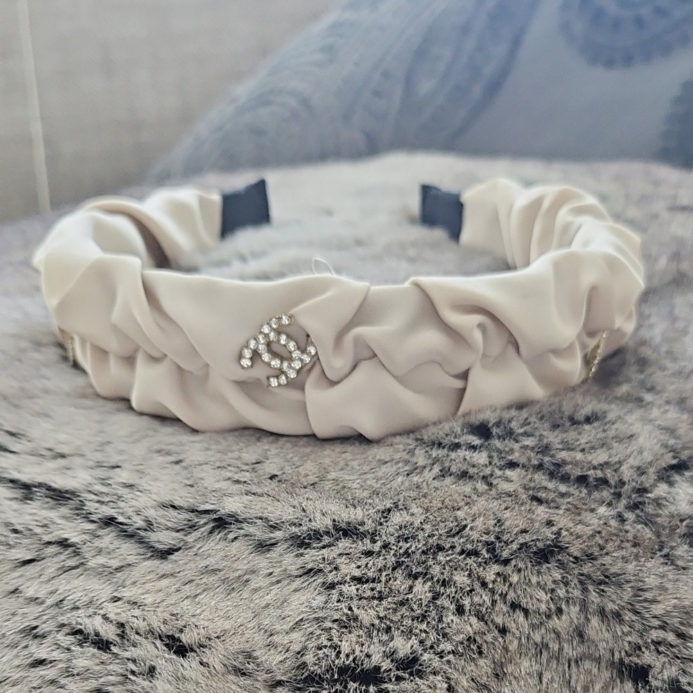 Elegant Fashion Cream Headband Brand New 1